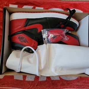 Air Jordan 1 Retro Breds with Box Men SZ 10.5
